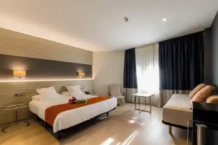 Avenida Coruña - 77