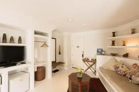 At Niman Conceptual Home - 65