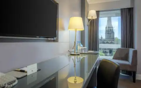 DoubleTree by Hilton Bristol City Centre - 59