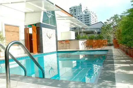 Royal Ivory Sukhumvit Nana - 11