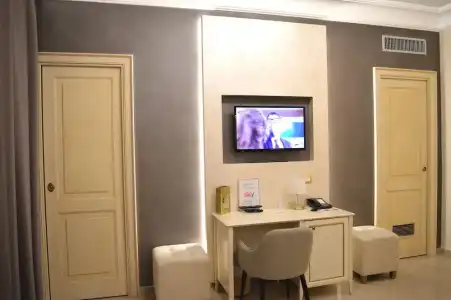 Vittorio Emanuele Boutique - 128
