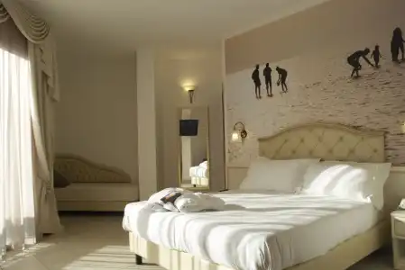 Sovrana & Spa - 6
