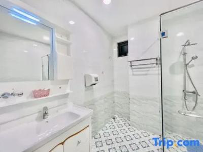 Truc Huyen - 28