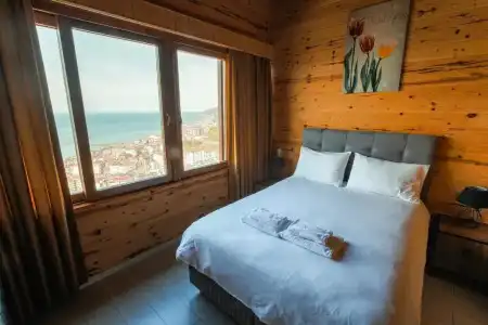 Sarı Köşk - 24