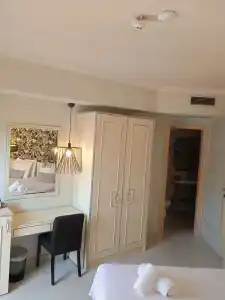 Neikos Luxury Suites - 25