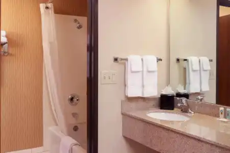 Quality Inn Oakwood - 56