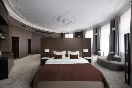 BANKHOTEL - 34