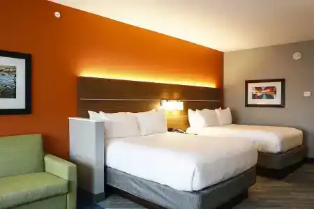 Holiday Inn Express & Suites Louisville Downtown by IHG - 99