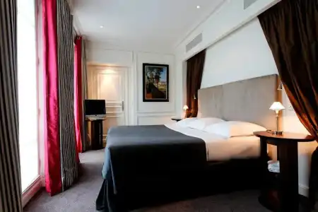 La Tremoille Paris - 78