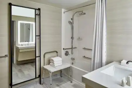 Renaissance Dallas - 45