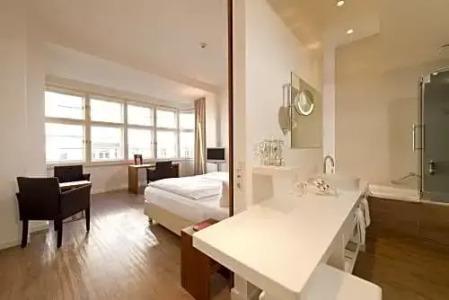 Ellington Berlin - 45