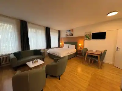 Akomo Bern - 36