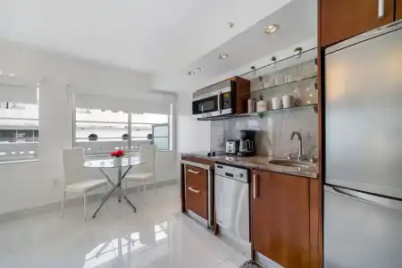 Strand Ocean Drive Suites - 47