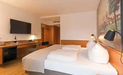 Bayerischer Hof - 63