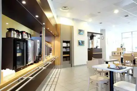 B&B Marseille Centre La Joliette - 20