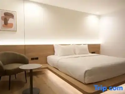Welcome Plaza - 108