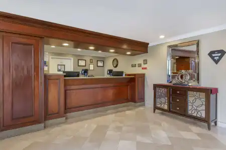 Best Western Plus Marina Shores - 2