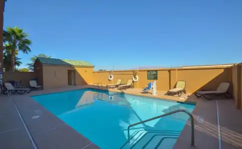 Holiday Inn Express Las Vegas-Nellis by IHG - 9
