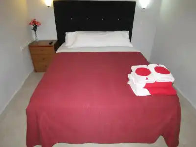 Duquesa Bed & Breakfast - 17