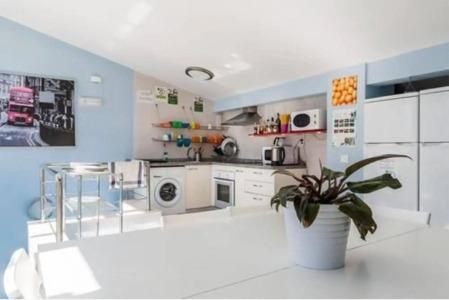 Feel Hostels Soho Malaga - 17