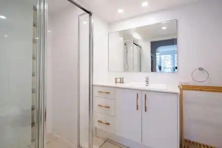Cashelmara Beachfront Apartments - 41