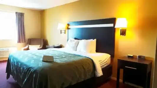 Quality Inn Airport - 28