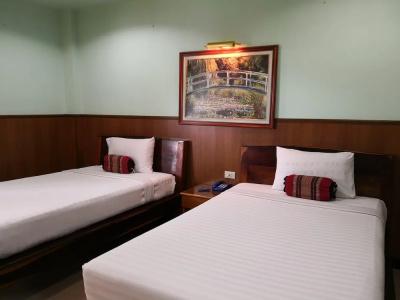Phadaeng - 28