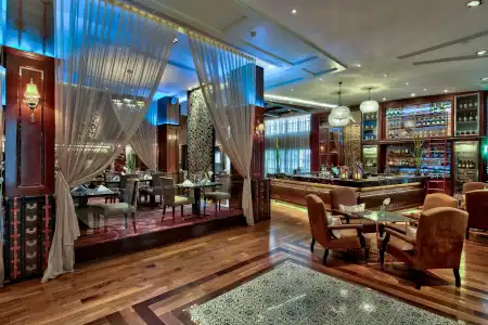 Radisson Suites Bangkok Sukhumvit - 23