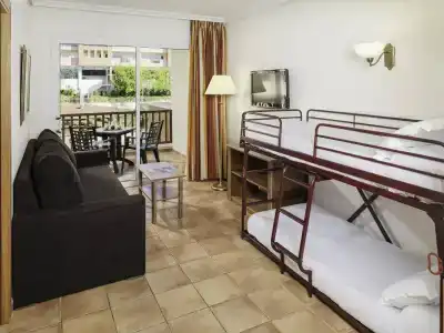 H10 Mediterranean Village - 7