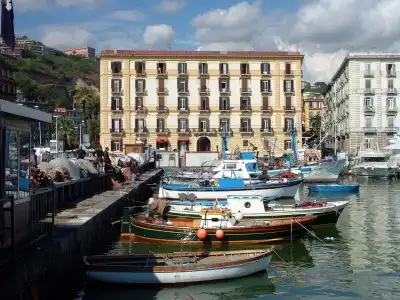 Caracciolo 10 - 14