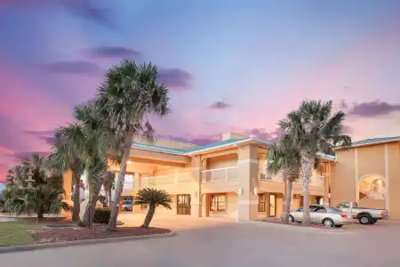 Super 8 by Wyndham Corpus Christi - 0