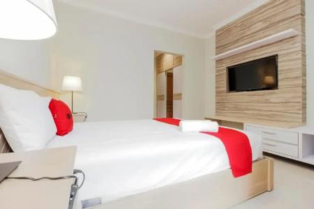 RedDoorz Premium near Ragunan Zoo 2 - 33