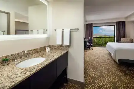 Holiday Inn & Suites Phoenix Airport North by IHG - 45