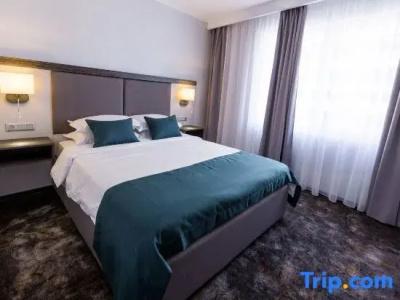 Best Western Plus Premium Inn - 104