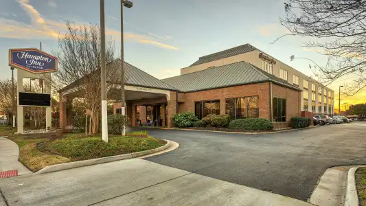 Hampton Inn Norfolk-Naval Base - 32