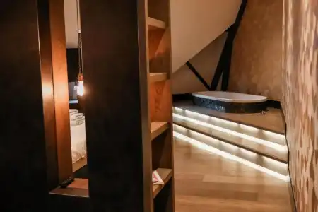 Manzo's Suites - 61