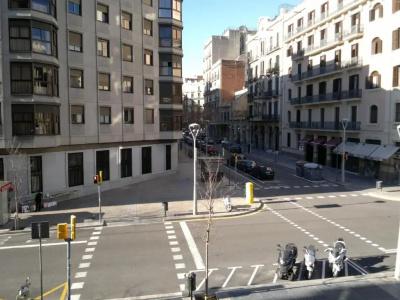 Ally's Guest House Barcelona B&B - 55