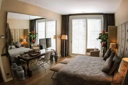 Elegances International - 85