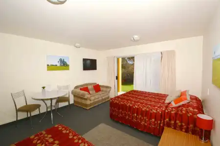 Greens Motel - 1