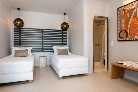 Sun Rocks Boutique | Caldera View Suites & Sunset Dining Experience - 37