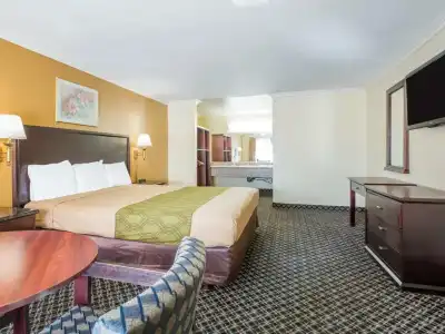 Motel 6 Inglewood, CA - 5