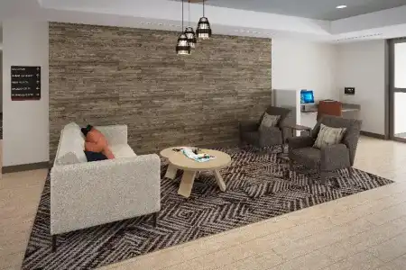Holiday Inn & Suites London by IHG - 7