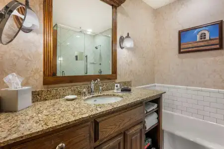Best Western Premier Mariemont Inn - 8