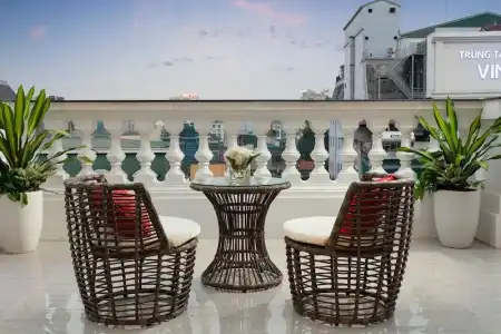 Minasi HanoiOi LakeSide - 12