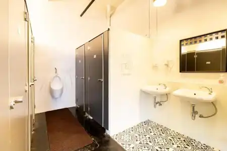 Yu Cafe Hostel - 9