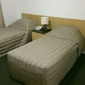 Baileys Motel - 6
