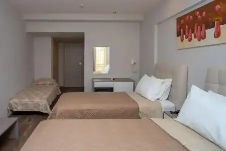 Irini - 66
