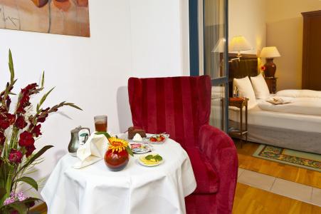 Louisa's Place - 4
