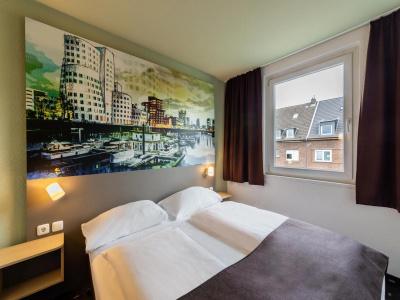 B&B Düsseldorf City-Süd - 4