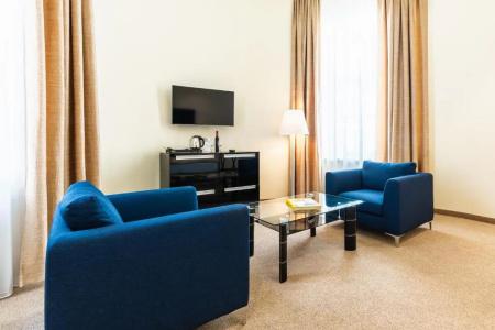 HiLight Suites - 100